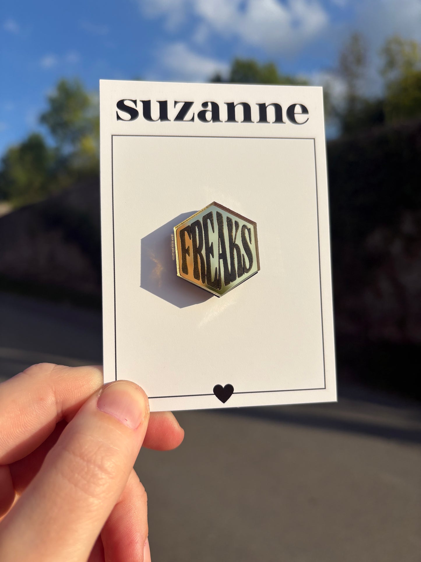 BROCHE "FREAKS"