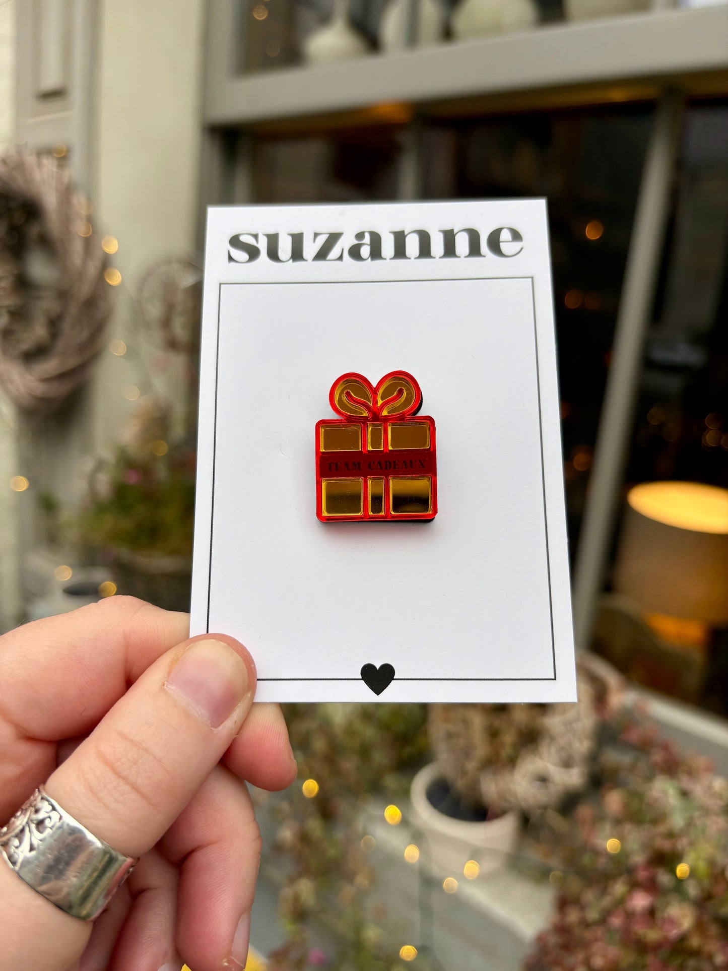 PIN'S "TEAM CADEAUX"