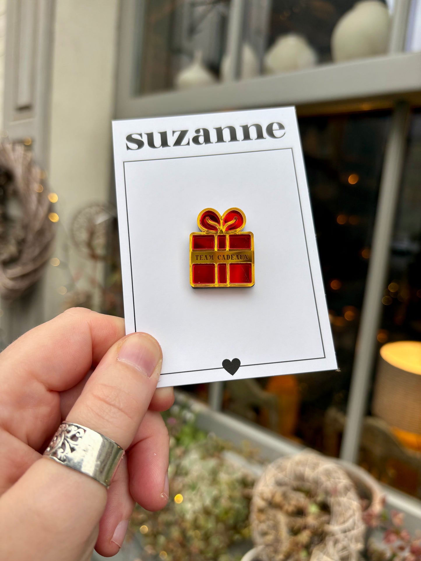 PIN'S "TEAM CADEAUX"