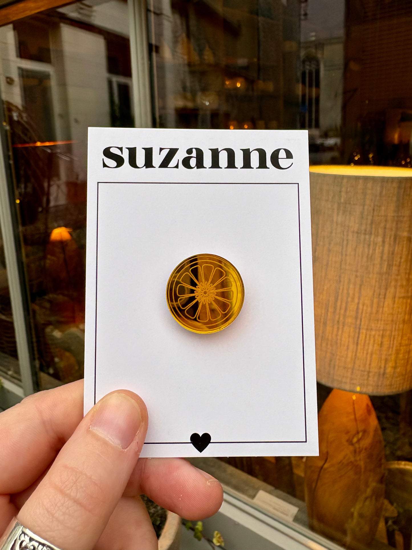 PIN'S CARNAVAL ORANGE SANGUINE